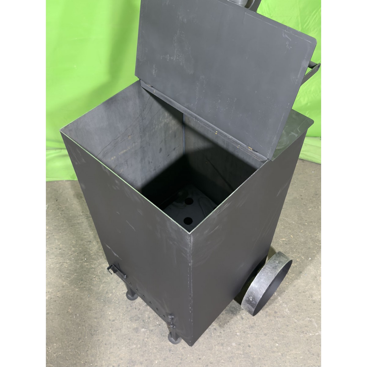 Квадратная бочка-печь для сжигания мусора 200л (сталь 3 мм) Квадратная бочка-печь для сжигания мусора 200л (сталь 3 мм)