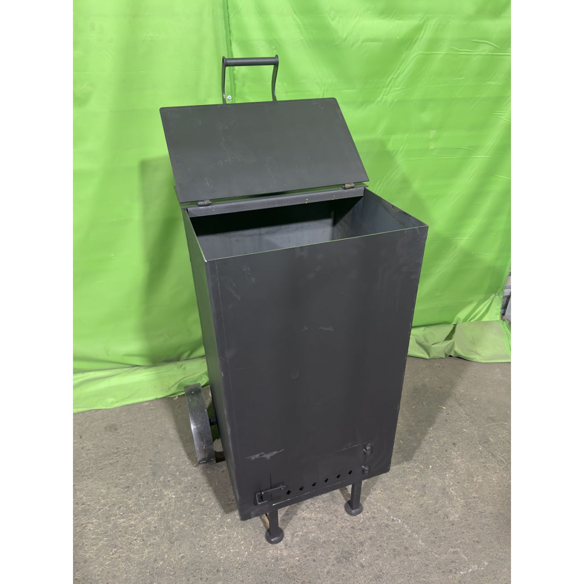 Квадратная бочка-печь для сжигания мусора 200л (сталь 3 мм) Квадратная бочка-печь для сжигания мусора 200л (сталь 3 мм)