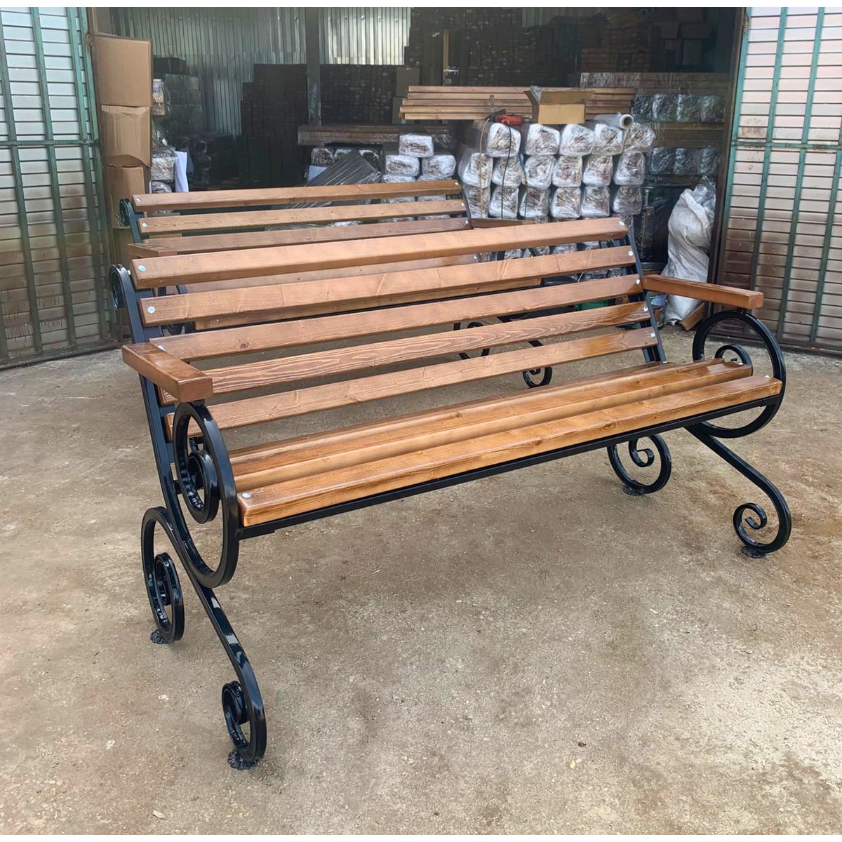 Кованная парковая скамья Французская лоза с подлокотниками 23 м.